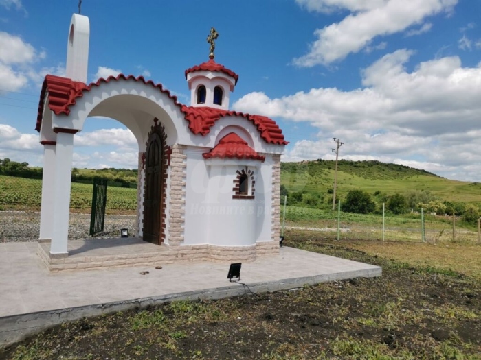 На Спасовден освещават параклиса Възнесение Господне в карнобатското село Козаре